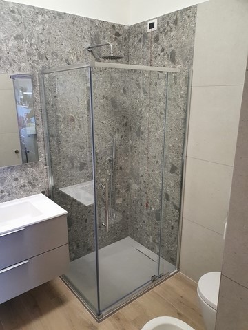 Ristrutturazione di un bagno a Milano box doccia
