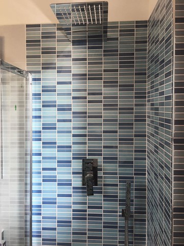 box doccia muretto soffione a cascata