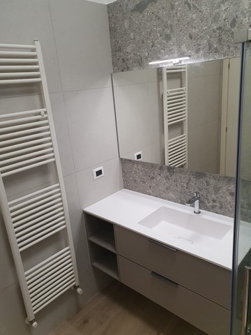 mobile lavabo sospeso